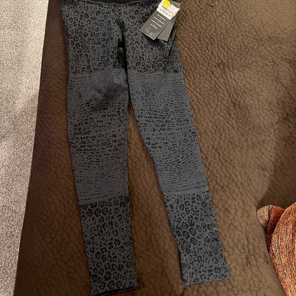 SoulCycle by Nux leggings size medium - Picture 2 of 5